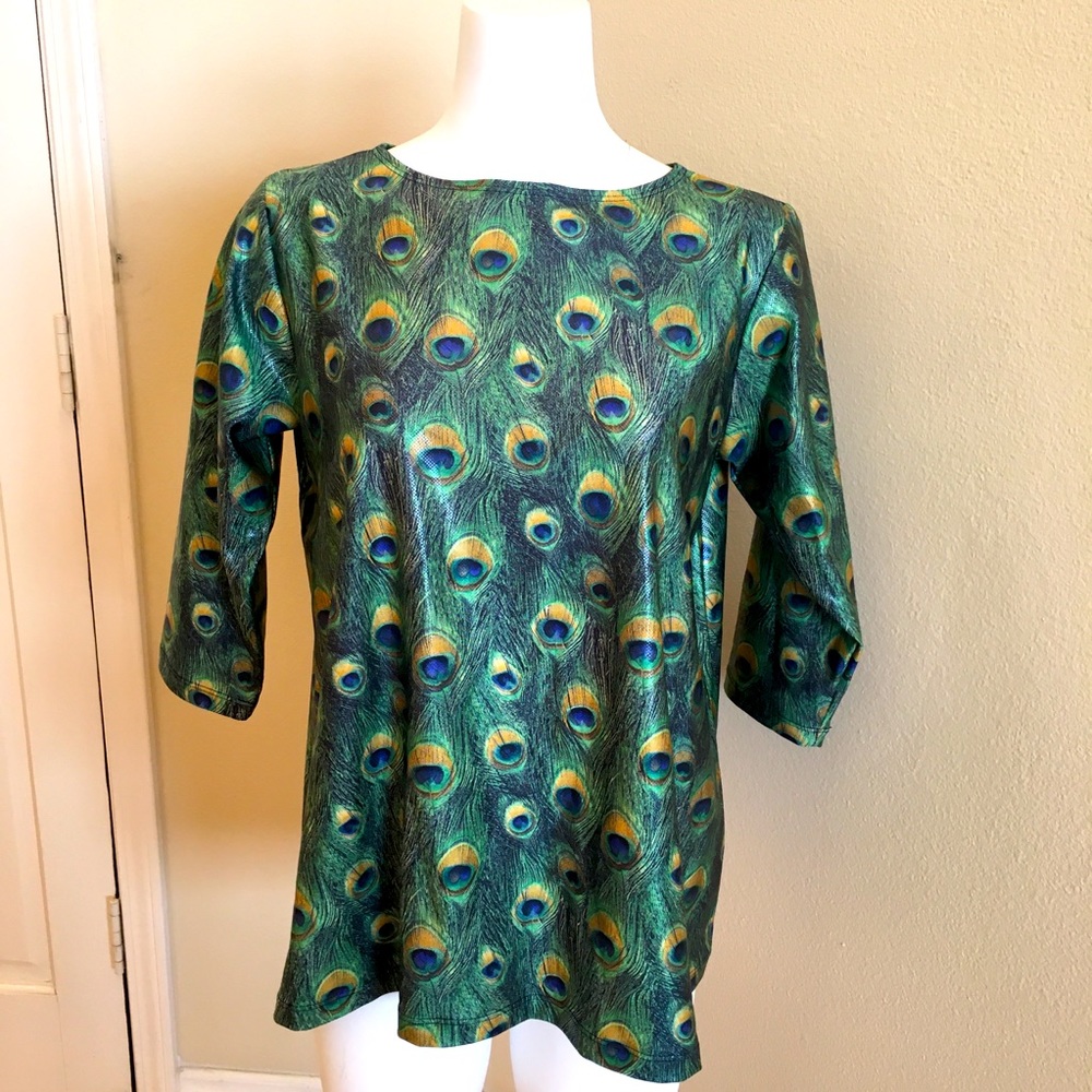 Peacock print Maternity 3/4 sleeve top Medium Spandex Green